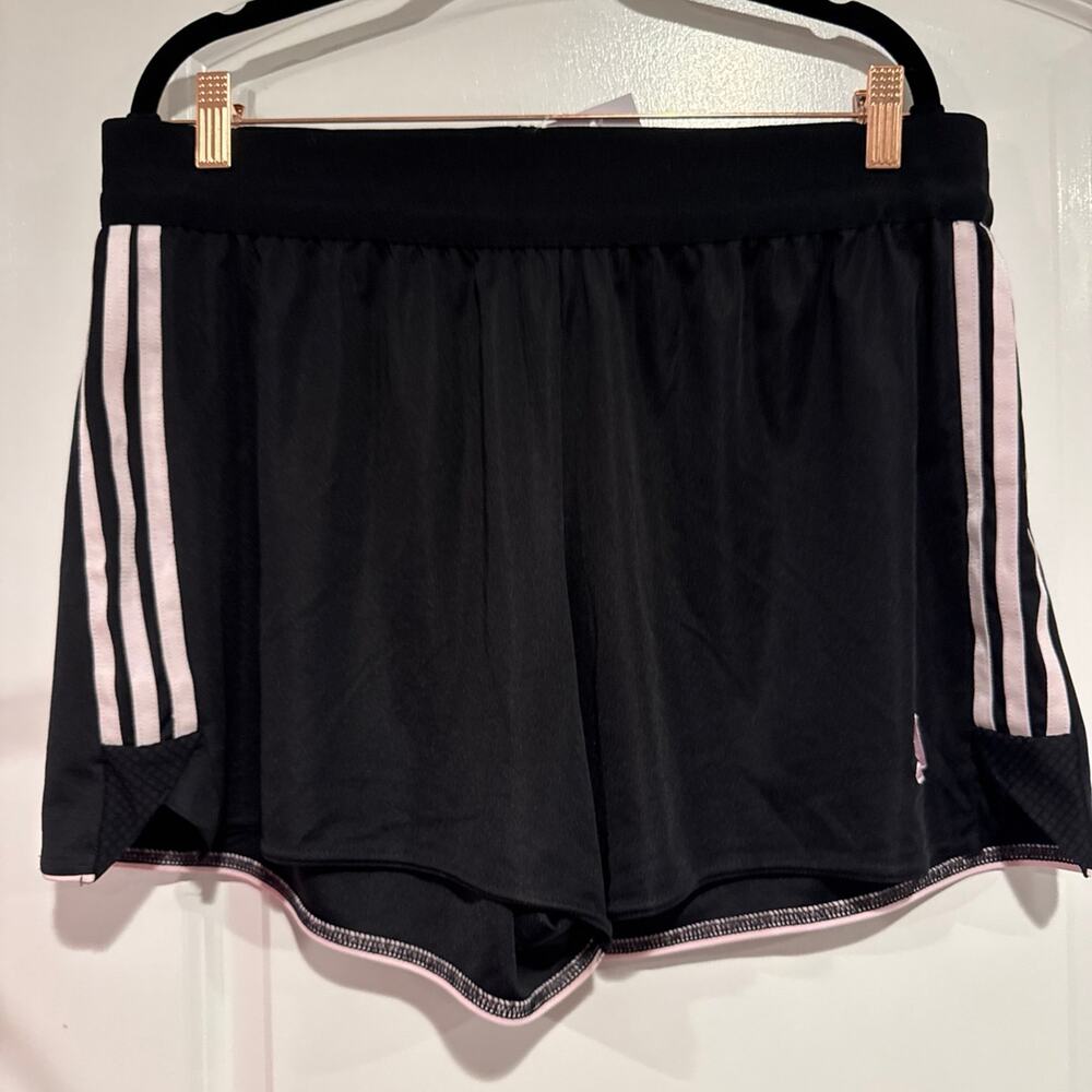 Adidas Shorts pink stripes